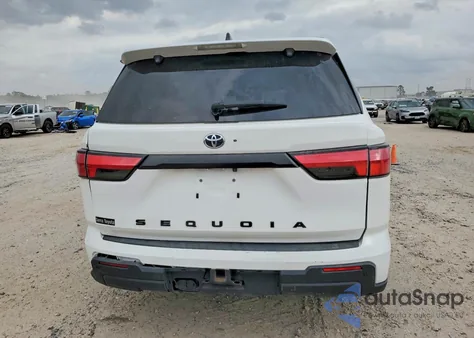 2024 Toyota Sequoia Sr5 z USA, uszkodzony, nr VIN 7SVAAABA0RX038917